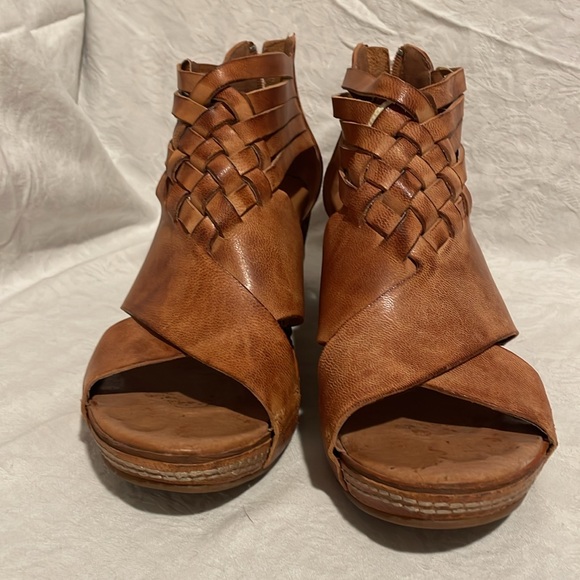 Antelope Tavi Wedges - Picture 2 of 6